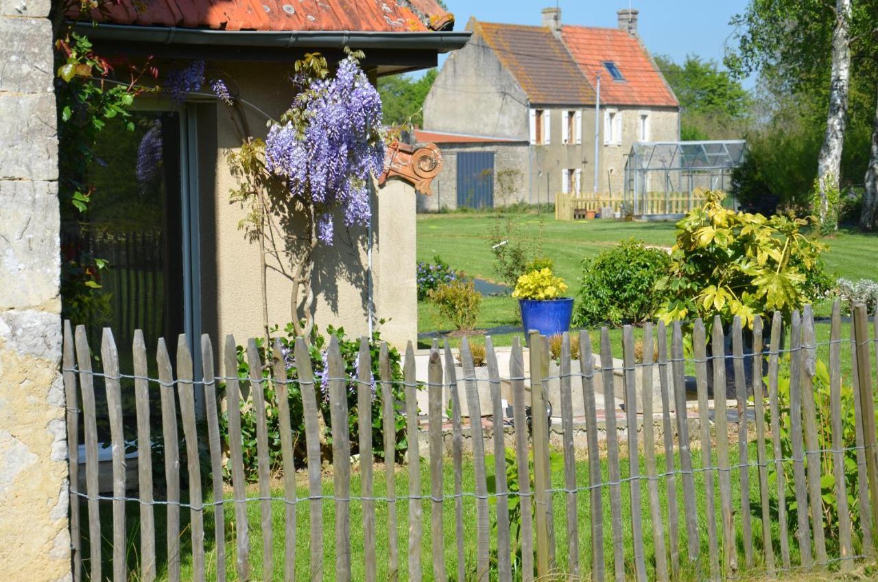O Grenier De L'Artiste Lejlighed Bazenville Eksteriør billede